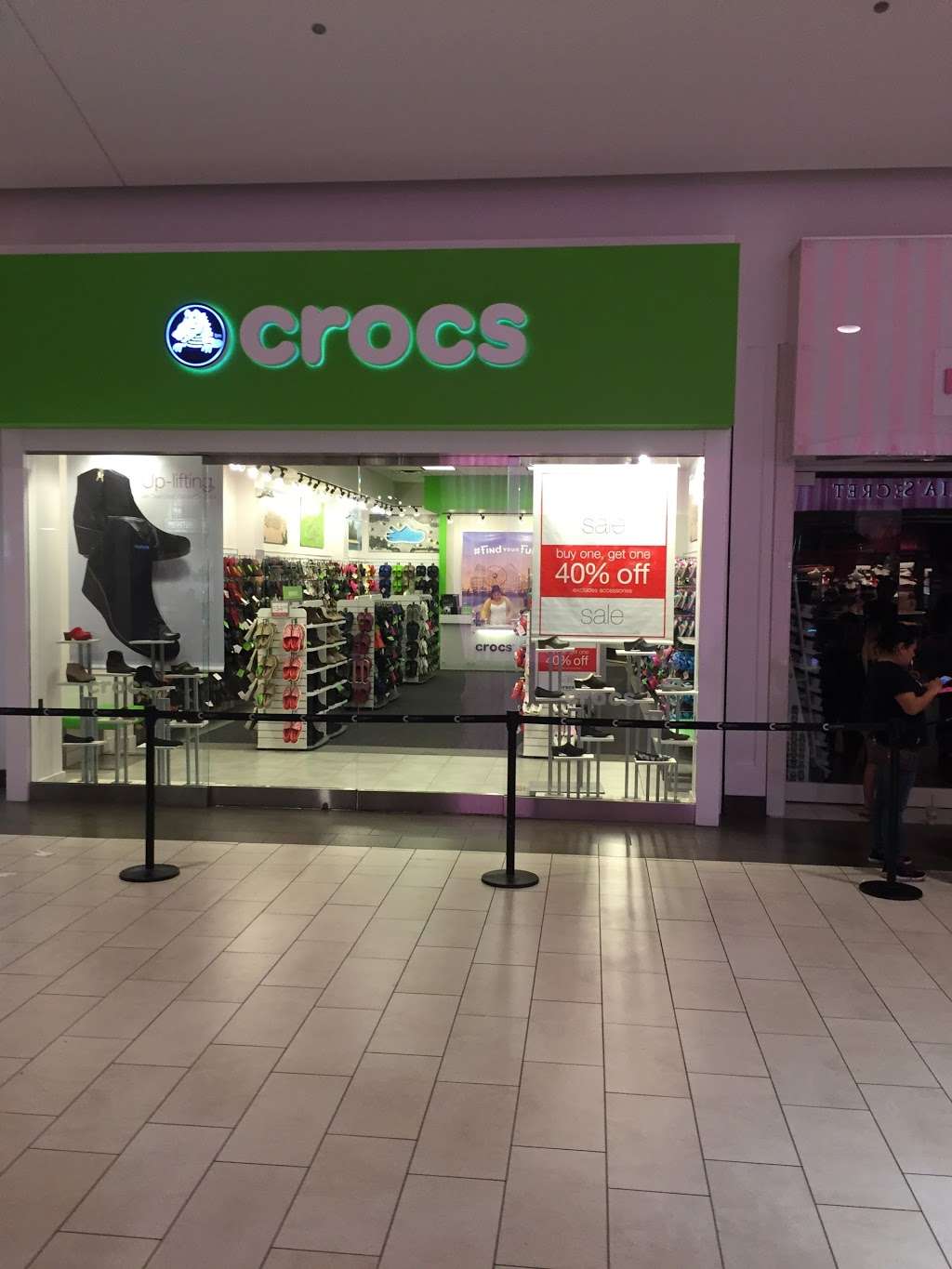 crocs showroom near me