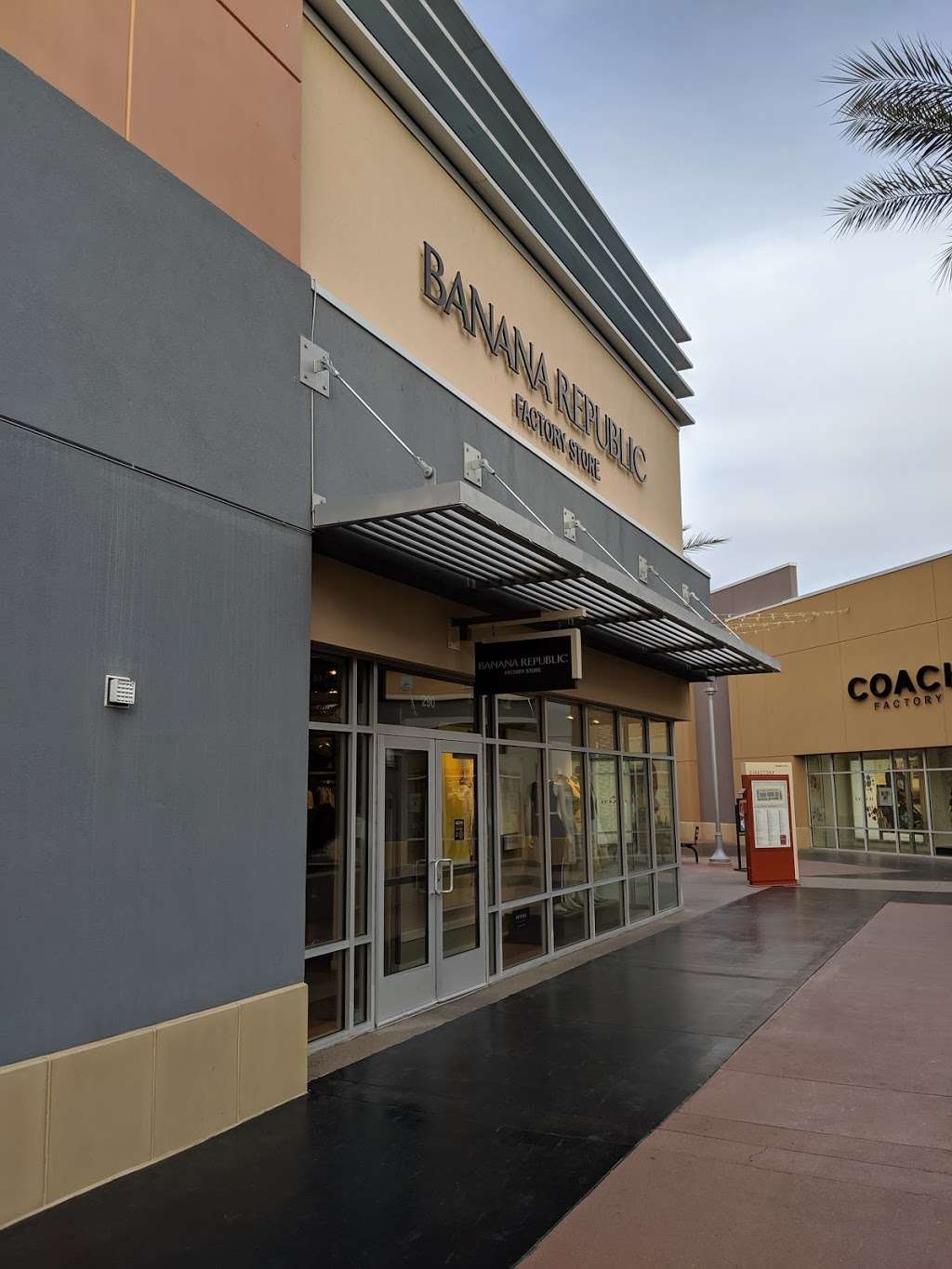 Banana Republic Factory Store | 6800 N 95th Ave SUITE 290, Glendale, AZ 85305, USA | Phone: (623) 872-5389