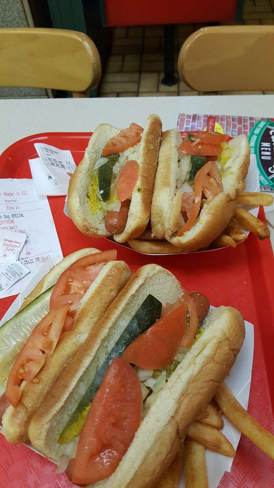 Tommys Red Hots | 500 S Eastwood Dr, Woodstock, IL 60098, USA | Phone: (815) 337-7244
