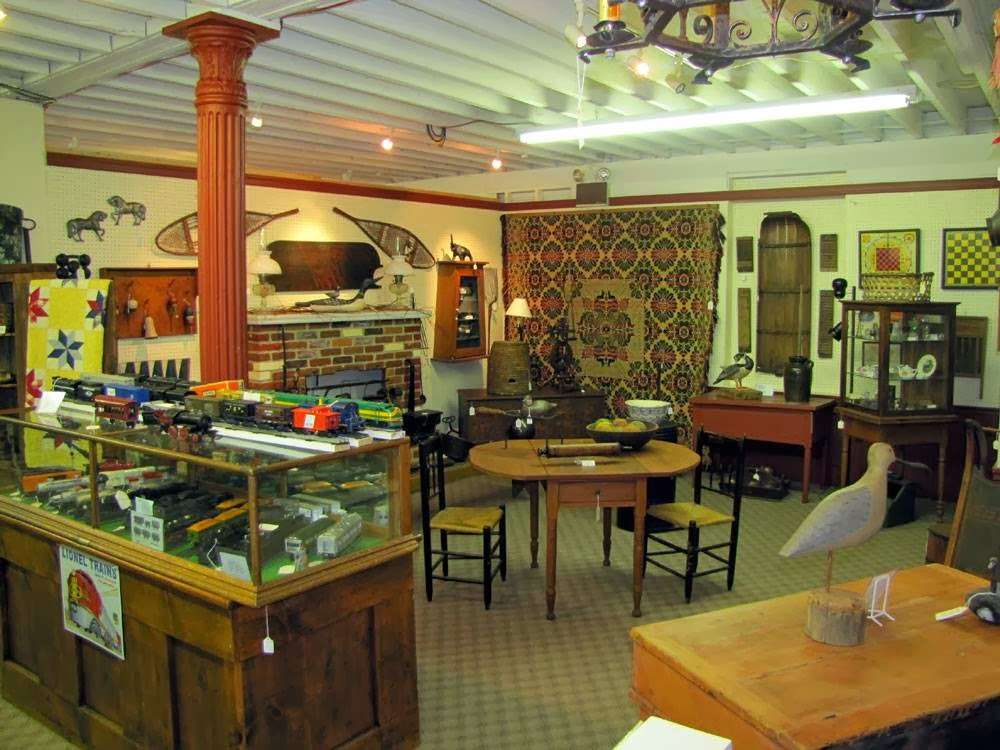 Golden Lane Antique and Art Gallery | 11 N Water St, New Oxford, PA 17350, USA | Phone: (717) 624-3800