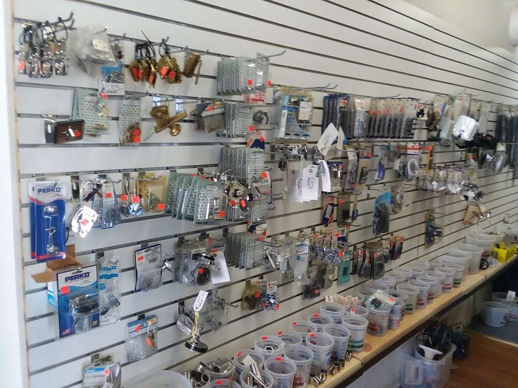 Mikes Consignment Marine Supply | 3639 E Harbor Blvd #102, Ventura, CA 93001, USA | Phone: (805) 477-9881