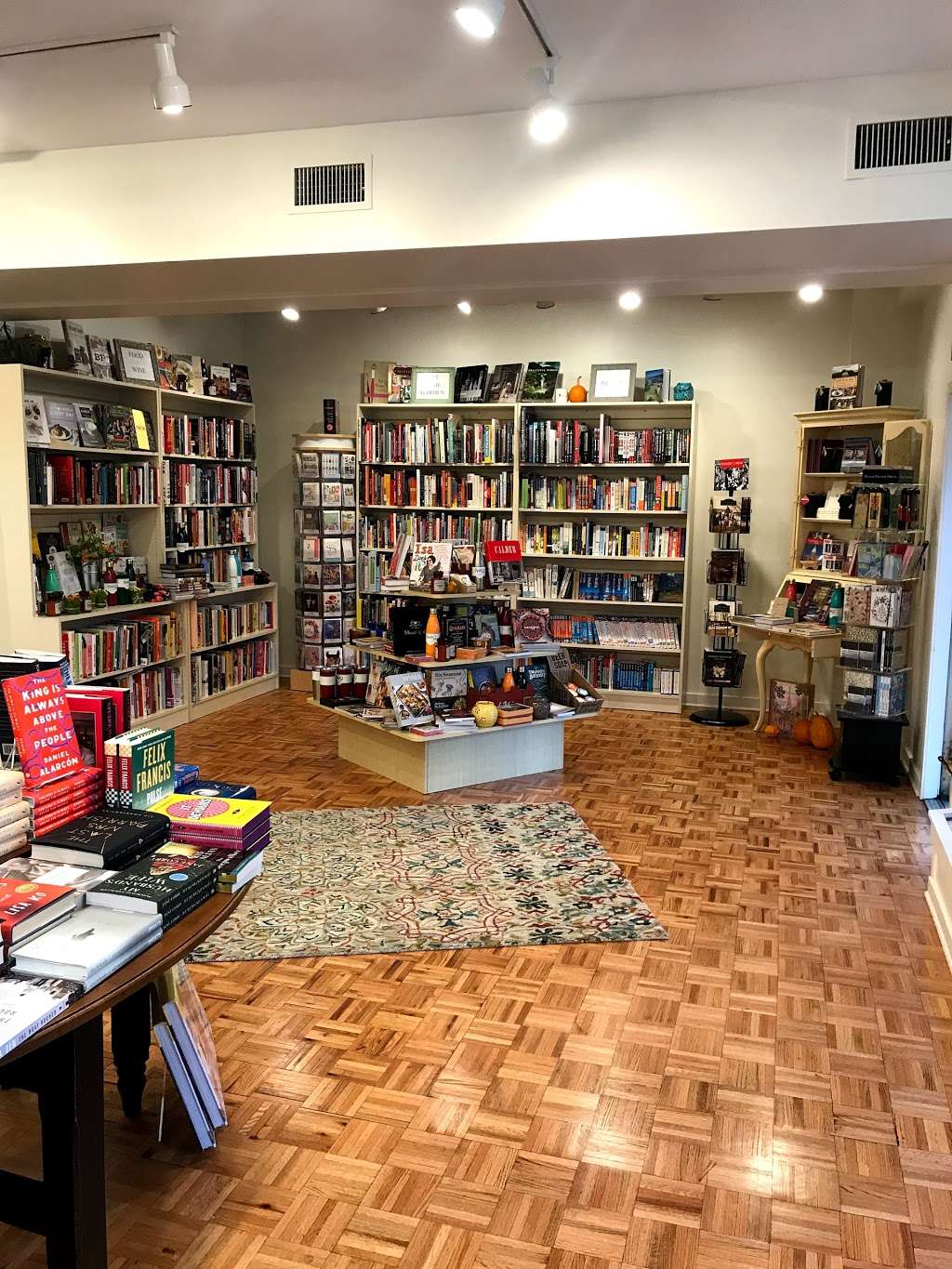 The Lahaska Bookshop | Peddlers Village Store, 162 Carousel Ln & Rte 263 A, Lahaska, PA 18931, USA | Phone: (267) 544-5131