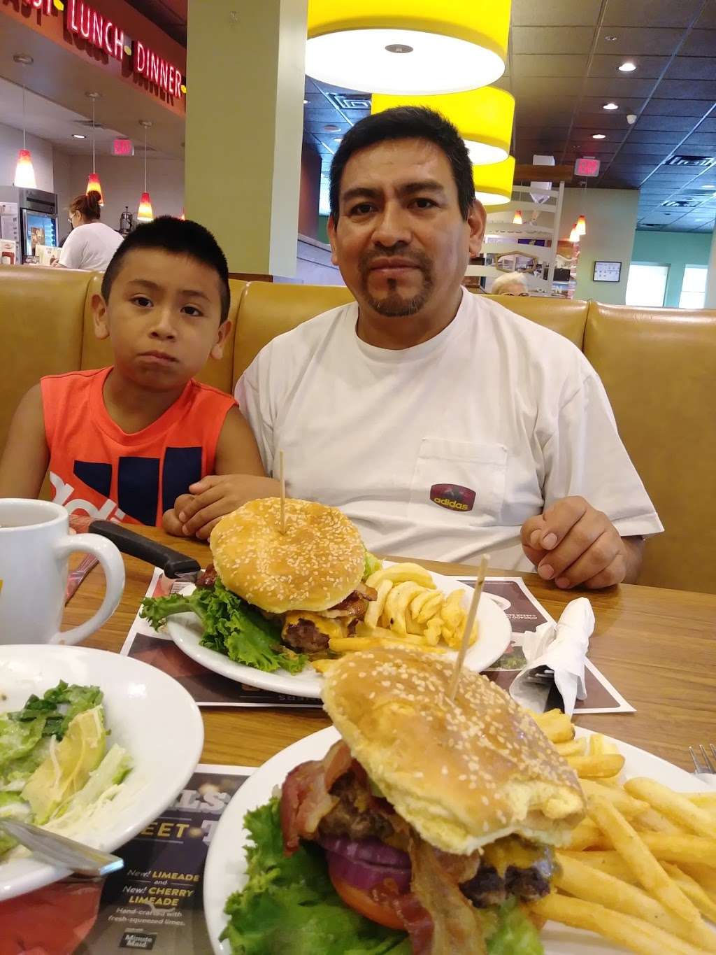 Eltingville Shopping Center | 4310-4370 Amboy Rd, Staten Island, NY 10312, USA | Phone: (718) 263-3800