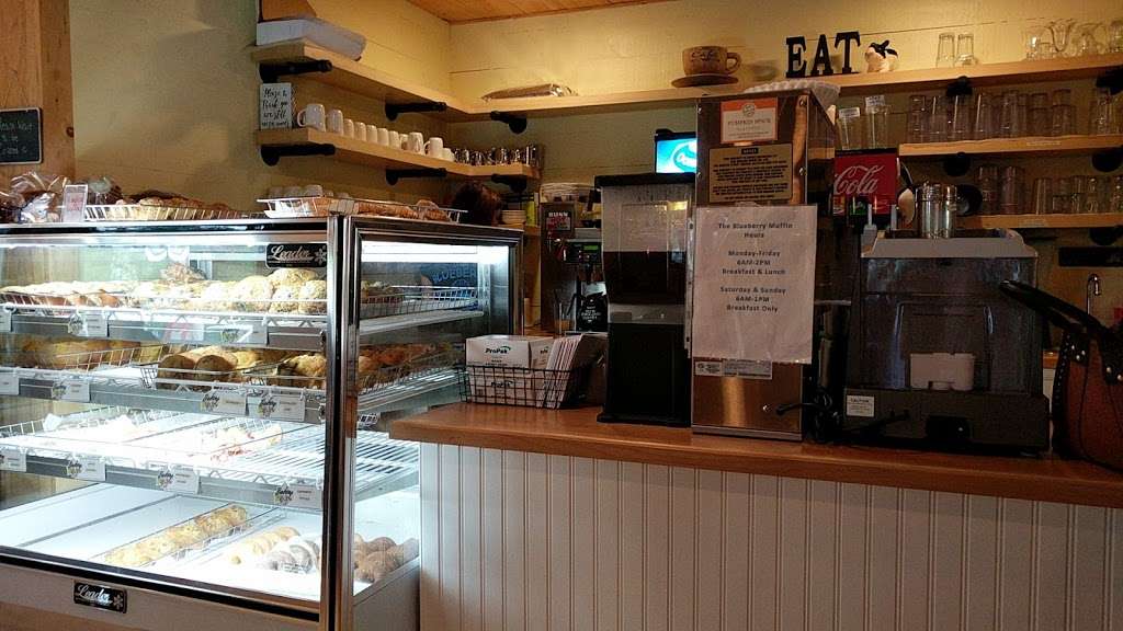 The Blueberry Muffin | 12 Village Green S, Plymouth, MA 02360, USA | Phone: (508) 927-4566