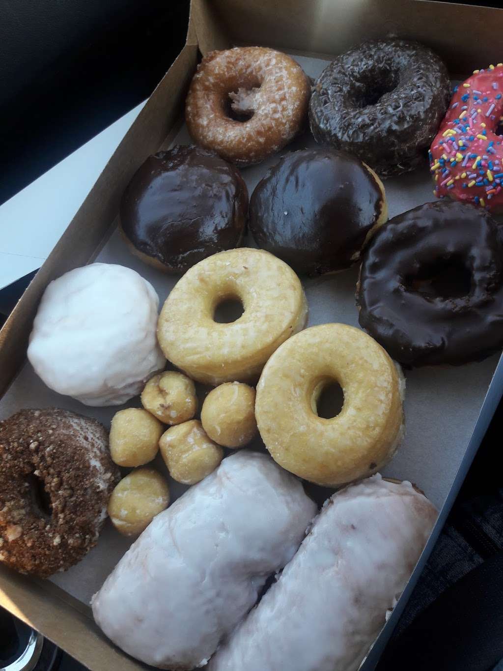 Bosa Donuts | 2536 E Main St, St. Charles, IL 60174 | Phone: (630) 584-1313