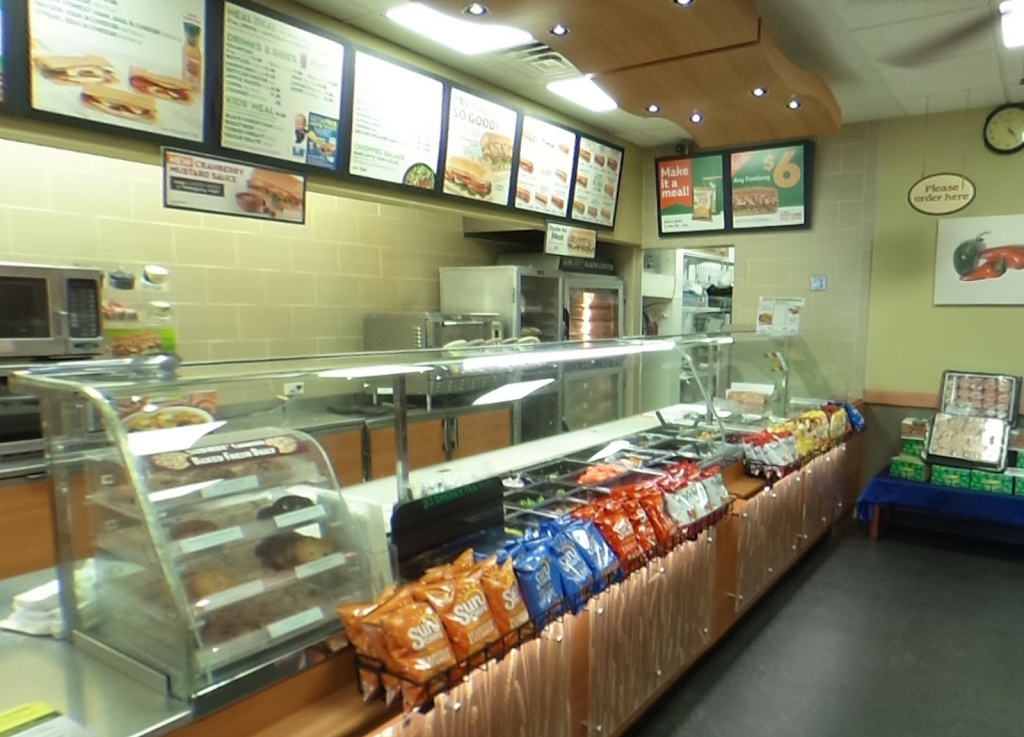 Subway | 11 Summit Square Center Store #11, Langhorne, PA 19047, USA | Phone: (215) 968-0206