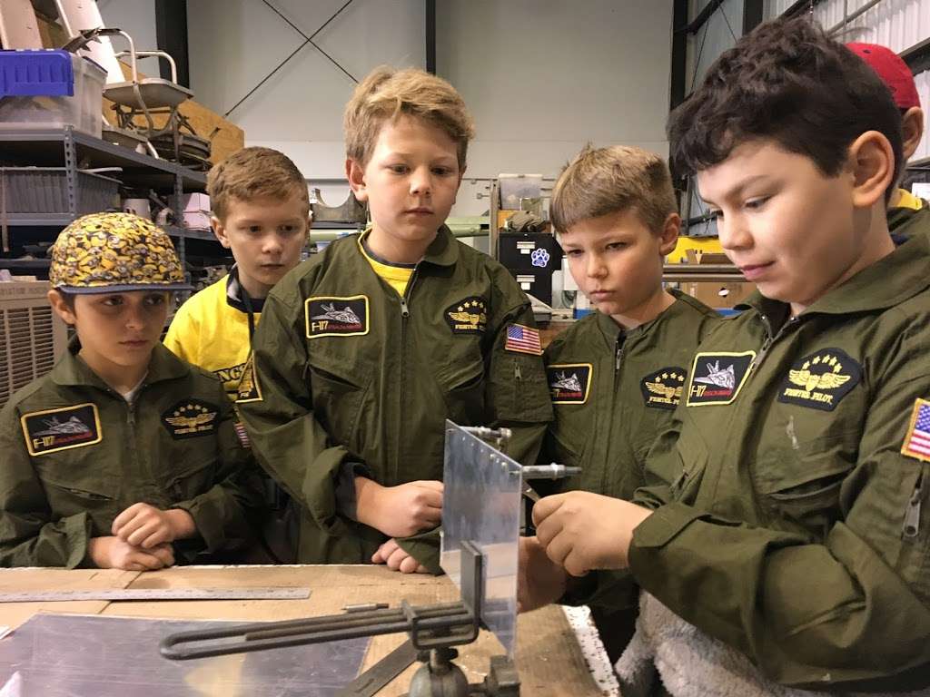 Wings and Rotors Academy | 37350 Sky Canyon Drive, Hangar 7, Murrieta, CA 92563, USA | Phone: (951) 286-1082