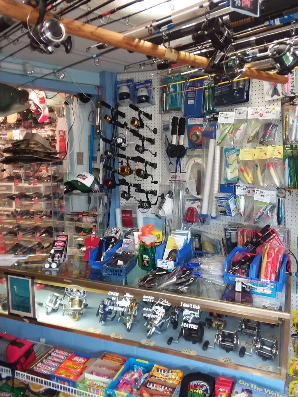 Hull Bait & Tackle | 288 Atlantic Ave, Hull, MA 02045, USA | Phone: (781) 925-4667