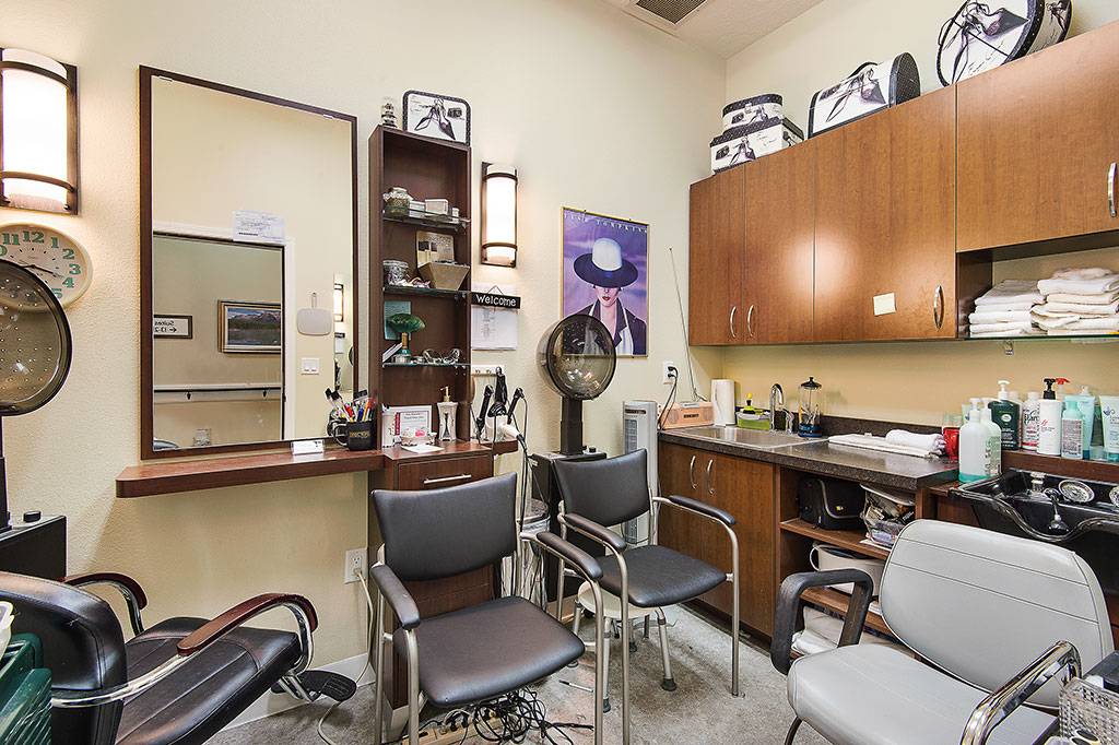 Deerfield Village Assisted Living | 5770 SE Kellogg Creek Dr, Milwaukie, OR 97222, USA | Phone: (503) 653-4064