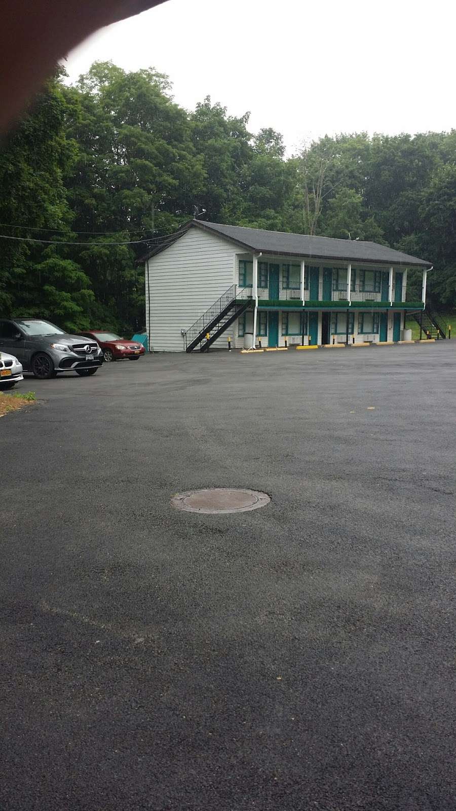 Town lyne motel | 2381 Crompond Rd, Cortlandt, NY 10567, USA | Phone: (914) 737-8202