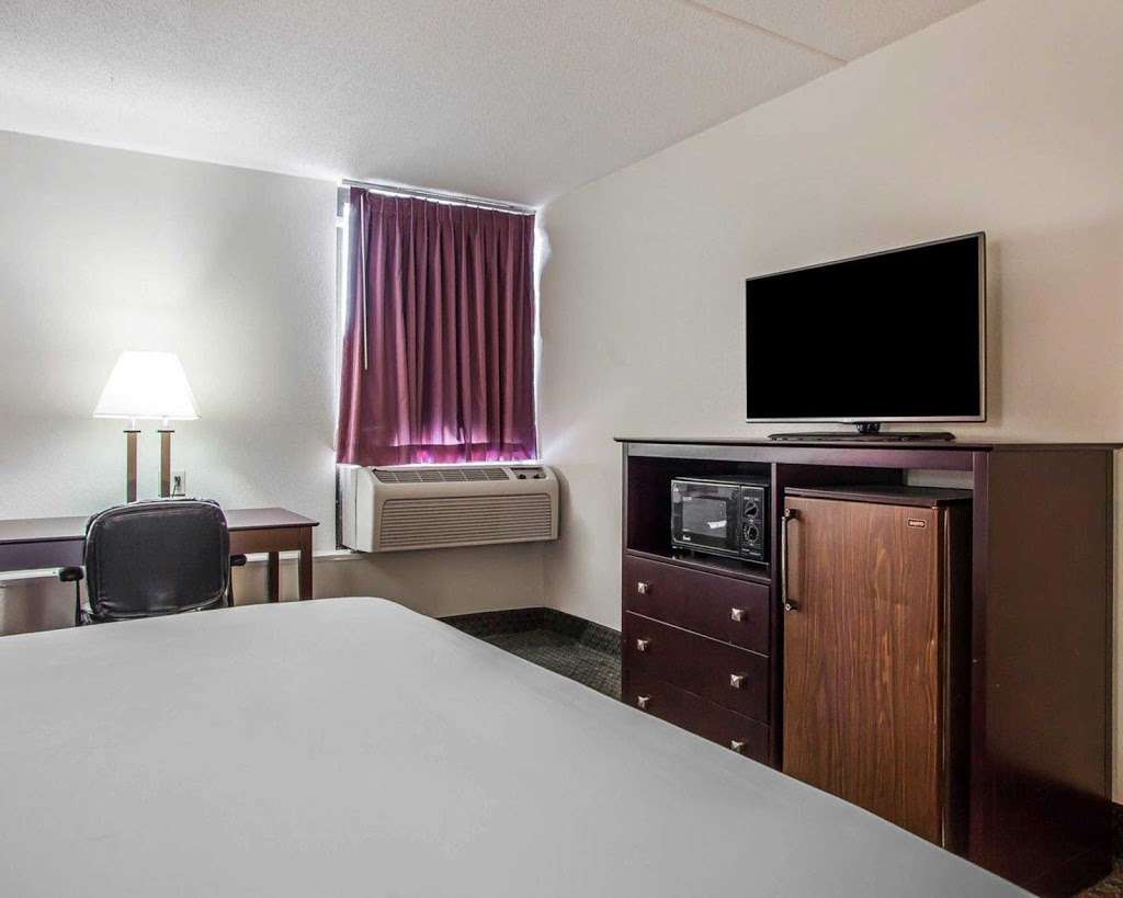 Quality Inn & Suites Outlet Village | 635 Spring St, Wyomissing, PA 19610, USA | Phone: (610) 378-5105