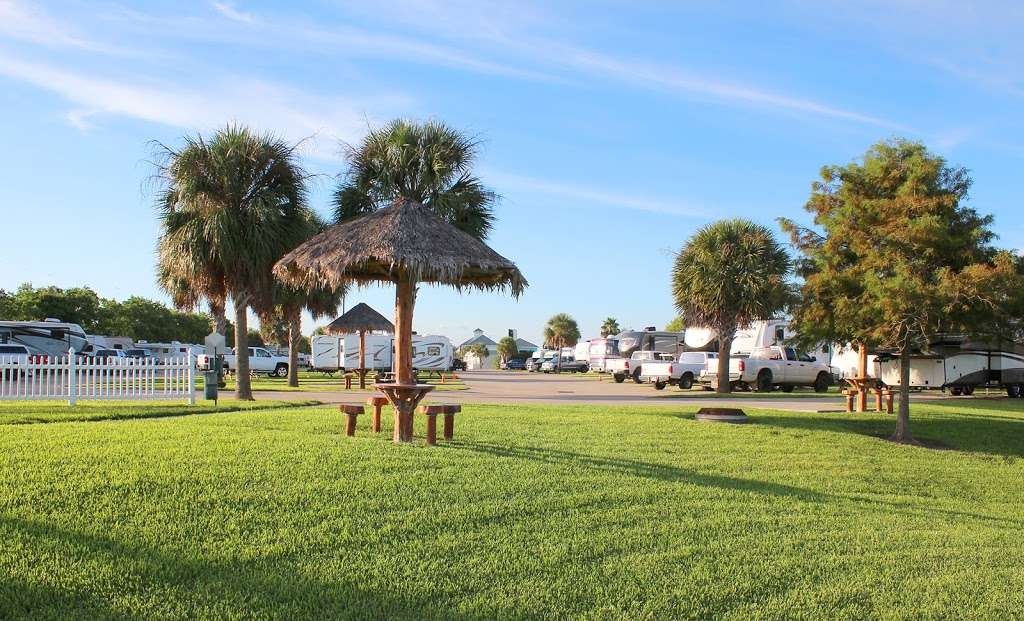 USA RV Resorts Marina Bay | 925 Marina Bay Dr, Kemah, TX 77565, USA | Phone: (281) 334-9944