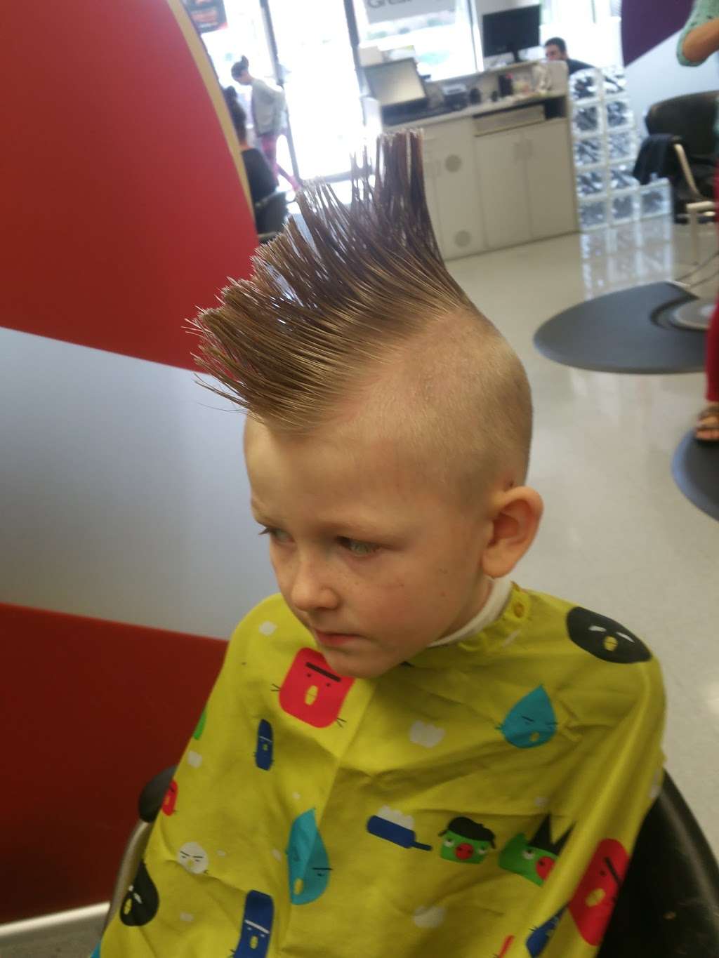 Great Clips | 118 Lee Blvd, Shelbyville, IN 46176, USA | Phone: (317) 421-1691