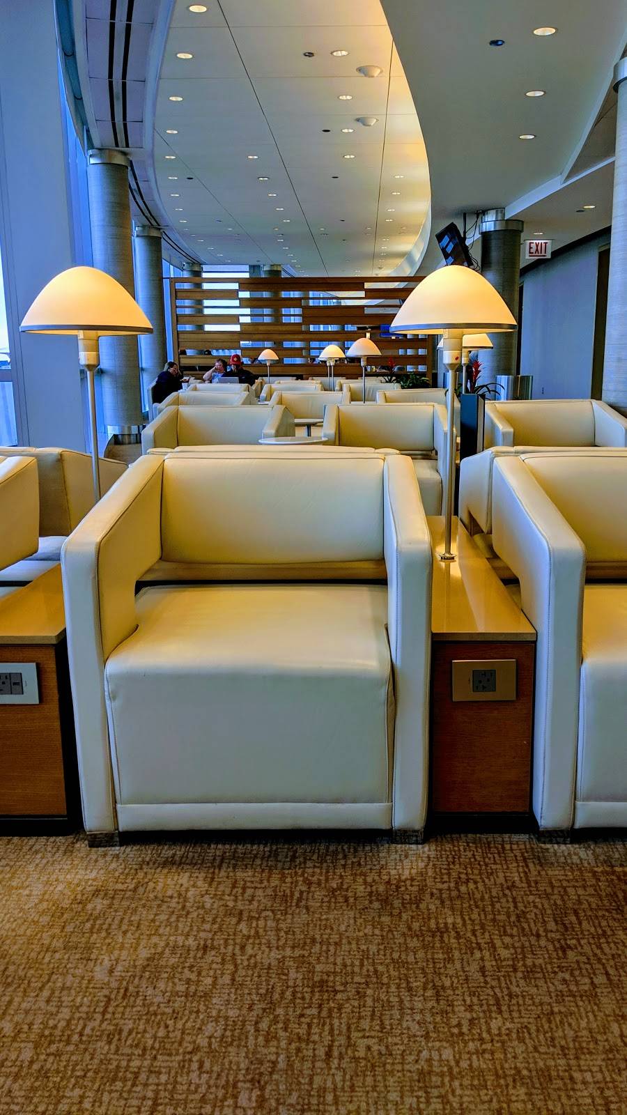 ADMIRALS Club - Terminal G | Chicago, IL 60666, USA