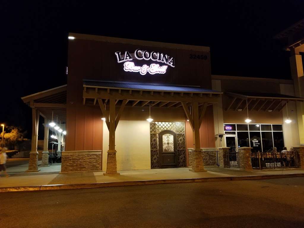 La Cocina Bar and Grill | 32459 Temecula Pkwy d103, Temecula, CA 92592, USA | Phone: (951) 302-6233