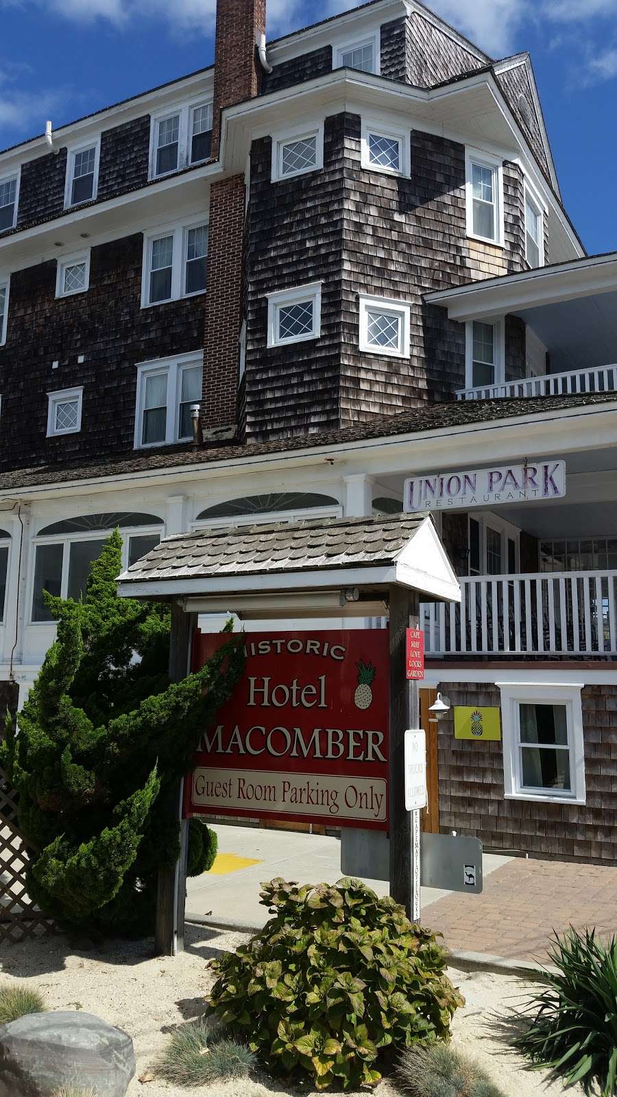 Hotel Macomber | 727 Beach Ave, Cape May, NJ 08204 | Phone: (609) 884-3020