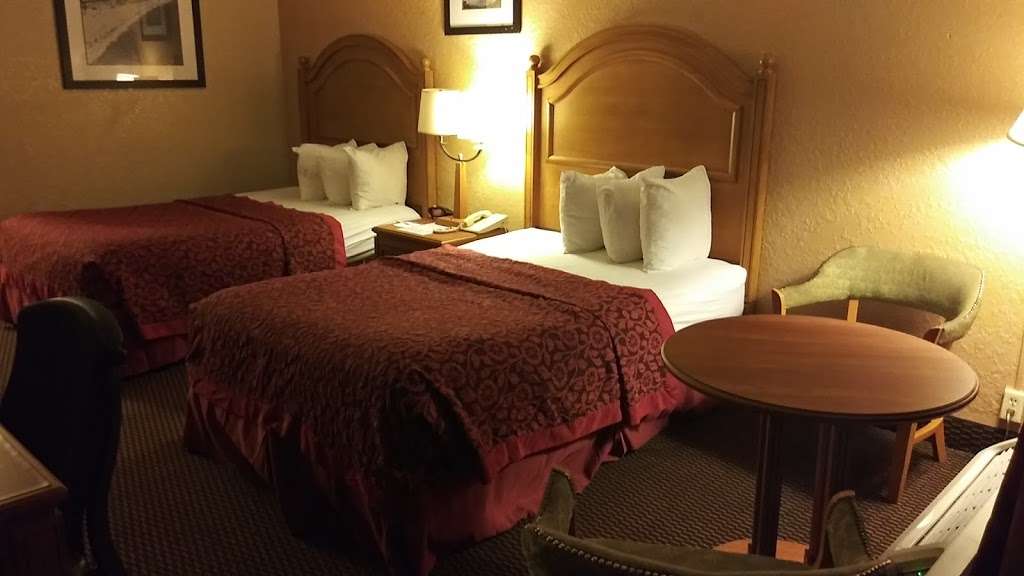 Days Inn Hotel | 3300 S Orange Blossom Trail, Orlando, FL 32839, USA