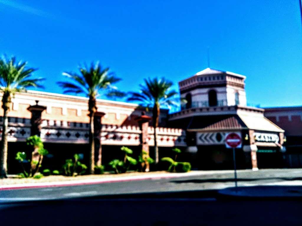 Grand Café | 4111 Boulder Hwy, Las Vegas, NV 89121, USA | Phone: (702) 432-7703