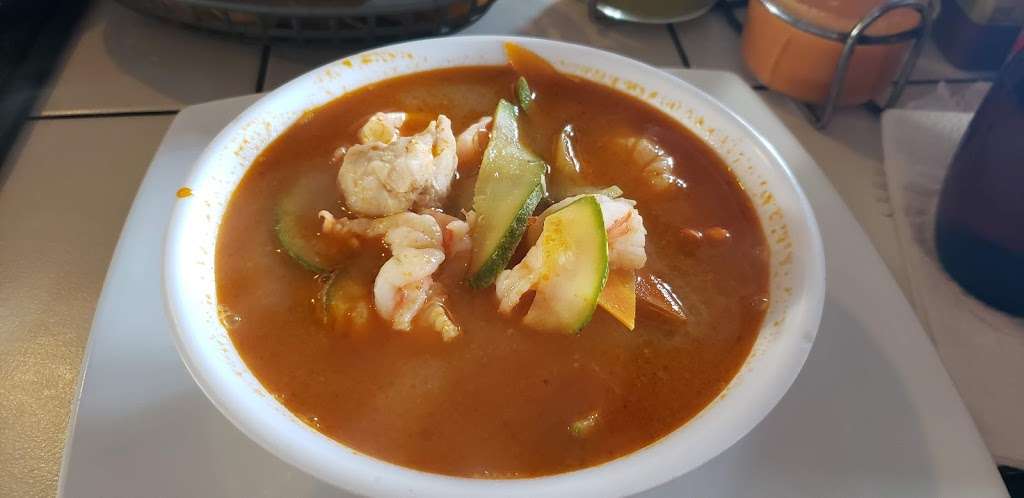 Mariscos Rubens y Charlies Seafood | Av Del Pacifico 493, Costa, 22667 Tijuana, B.C., Mexico | Phone: 664 378 2421