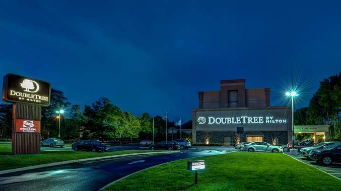 DoubleTree by Hilton Hotel Tinton Falls - Eatontown | 700 Hope Rd, Eatontown, NJ 07724, USA | Phone: (732) 544-9300