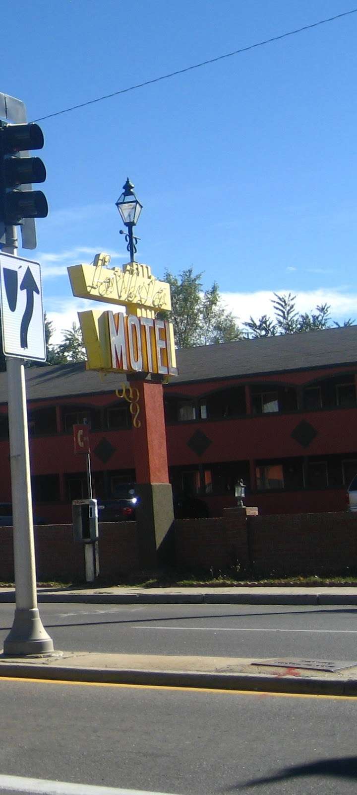 La Vista Motel | 5500 E Colfax Ave, Denver, CO 80220 | Phone: (303) 393-8711