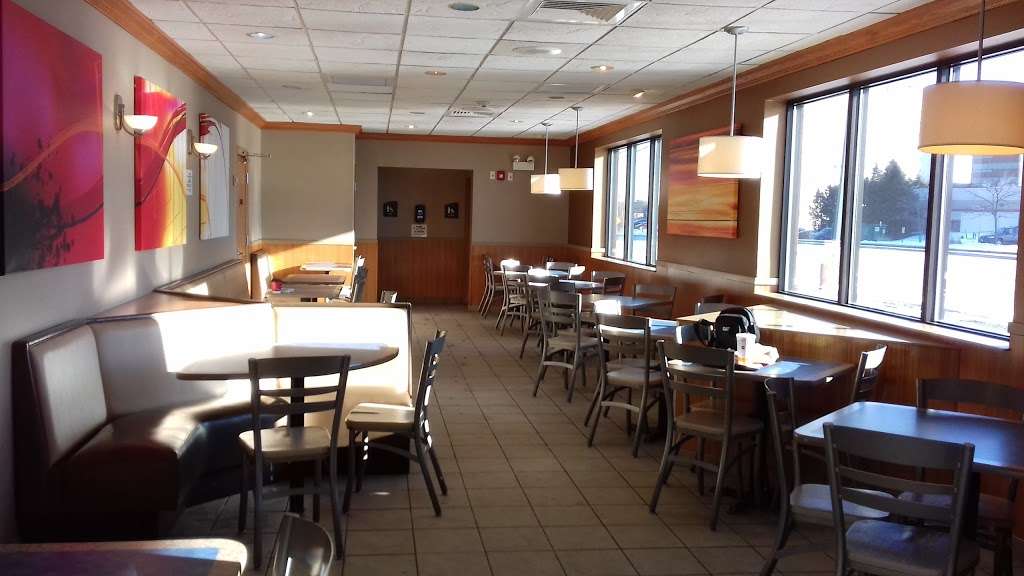 McDonalds | 3067 Mannheim Rd, Des Plaines, IL 60018, USA | Phone: (847) 824-8800