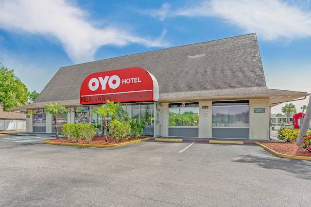 OYO Hotel Pinellas Park - St. Petersburg North US-19 | 9359 US-19, Pinellas Park, FL 33782, USA | Phone: (727) 292-1514