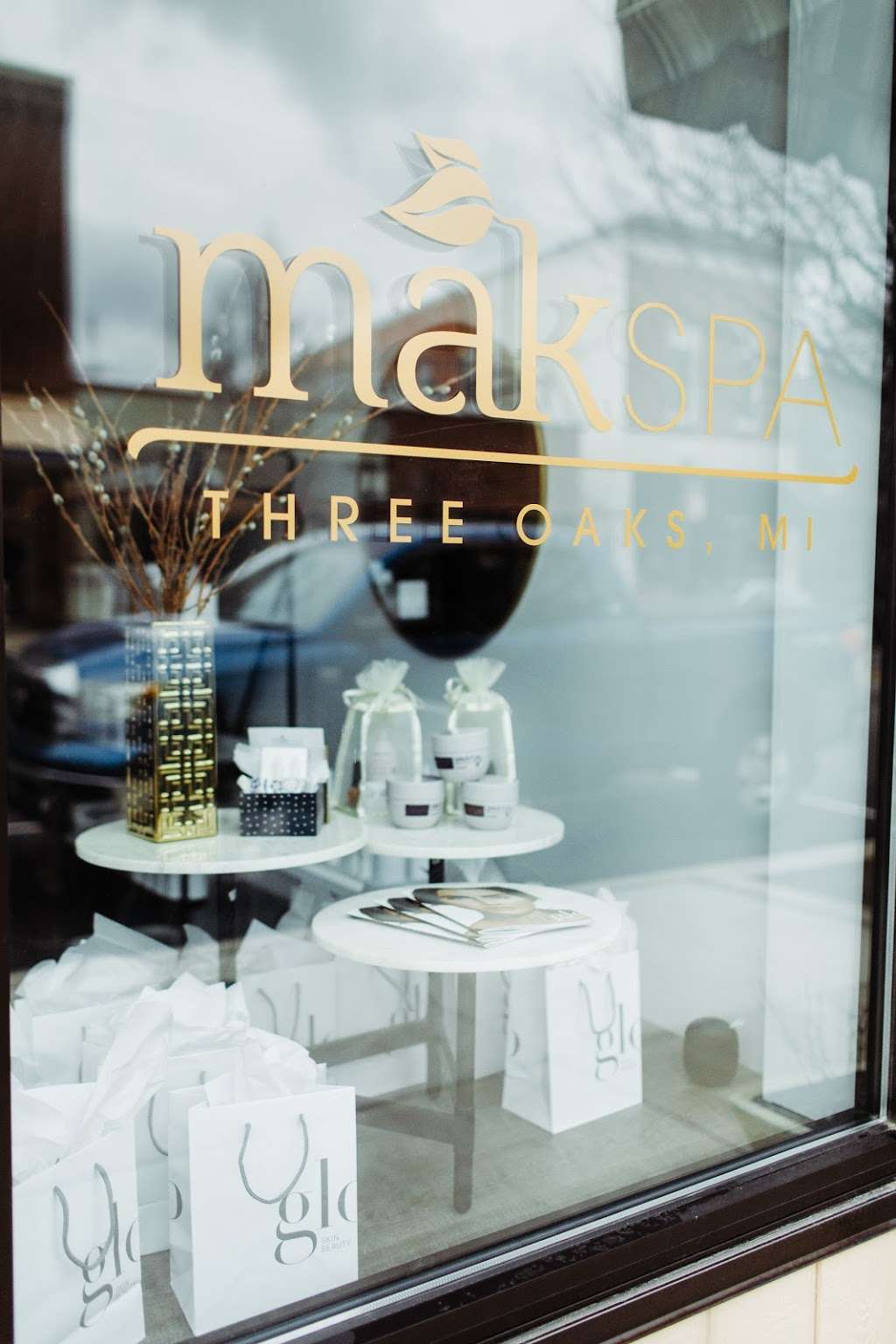 MAK Spa Three Oaks | 13 N Elm St, Three Oaks, MI 49128, USA | Phone: (269) 756-2400
