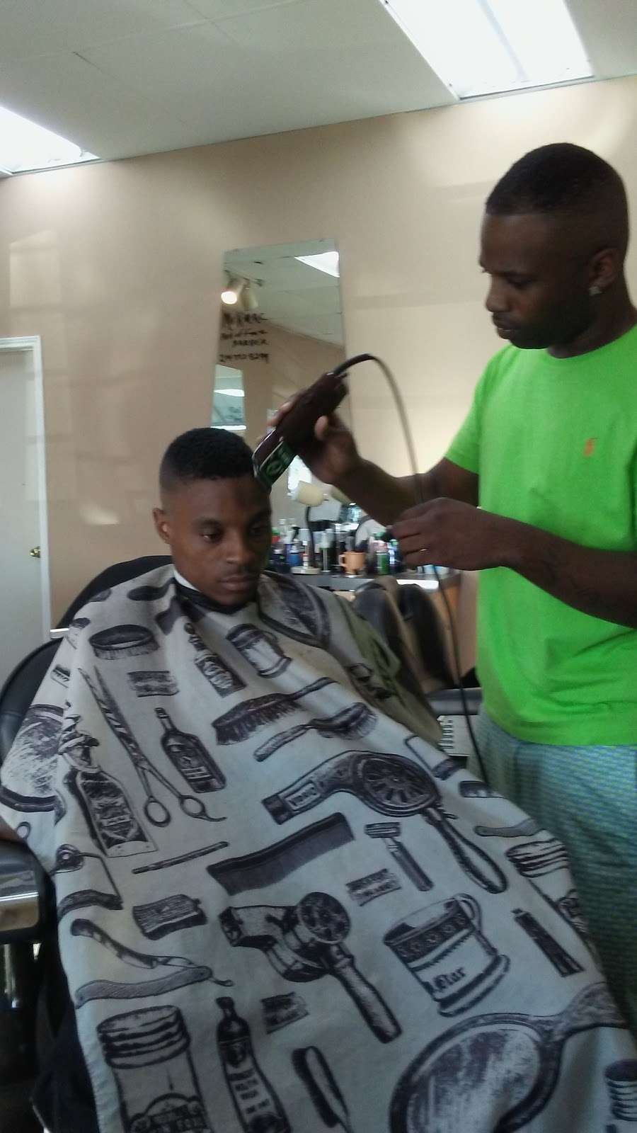 Ur Cutz | 8300 La Prada Dr #172, Dallas, TX 75228, USA | Phone: (469) 372-0752