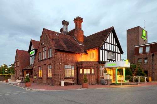 Holiday Inn London - Bexley | Black Prince Interchange, Southwold Rd, London DA5 1ND, UK | Phone: 0871 942 9006