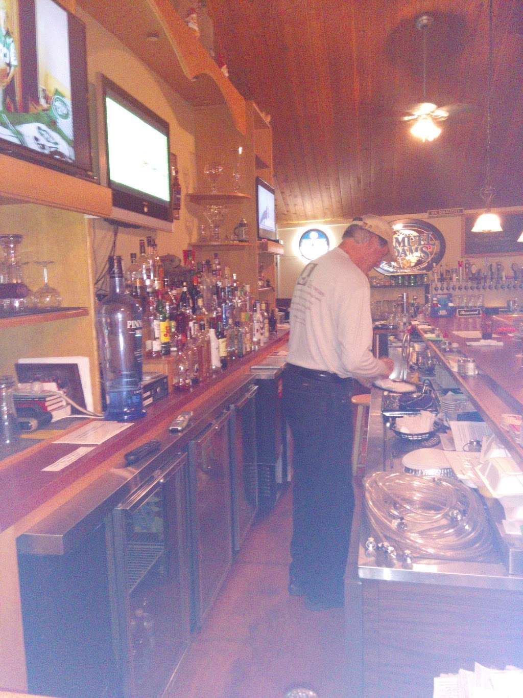 Ortinos Northside Bar & Casual Dining | 1355 Gravel Pike, Zieglerville, PA 18074 | Phone: (610) 287-7272