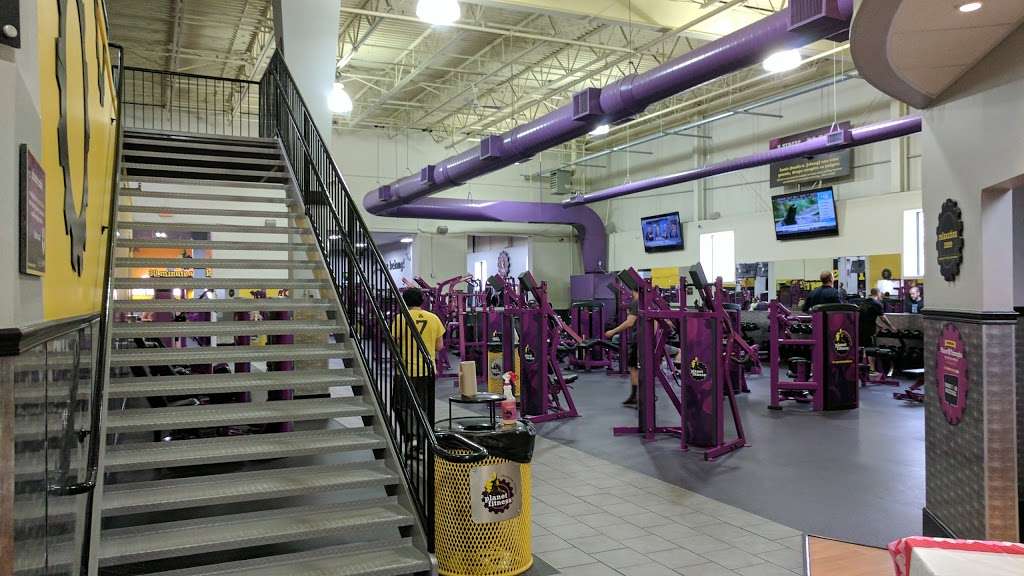 Planet Fitness | 25 Lindeman Dr, Trumbull, CT 06611, USA | Phone: (203) 372-7995