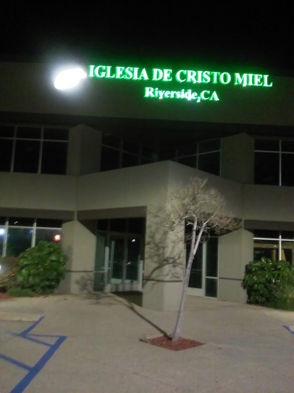 Iglesia De Cristo Miel Riverside | 115 W La Cadena Dr, Riverside, CA 92501 | Phone: (951) 276-1441