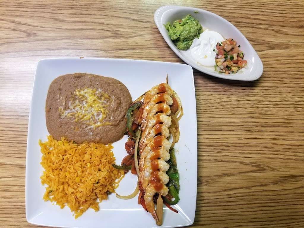 El Monterrey Mexican Restaurant | 120 E Cooper Blvd D, Warrensburg, MO 64093 | Phone: (660) 747-1600