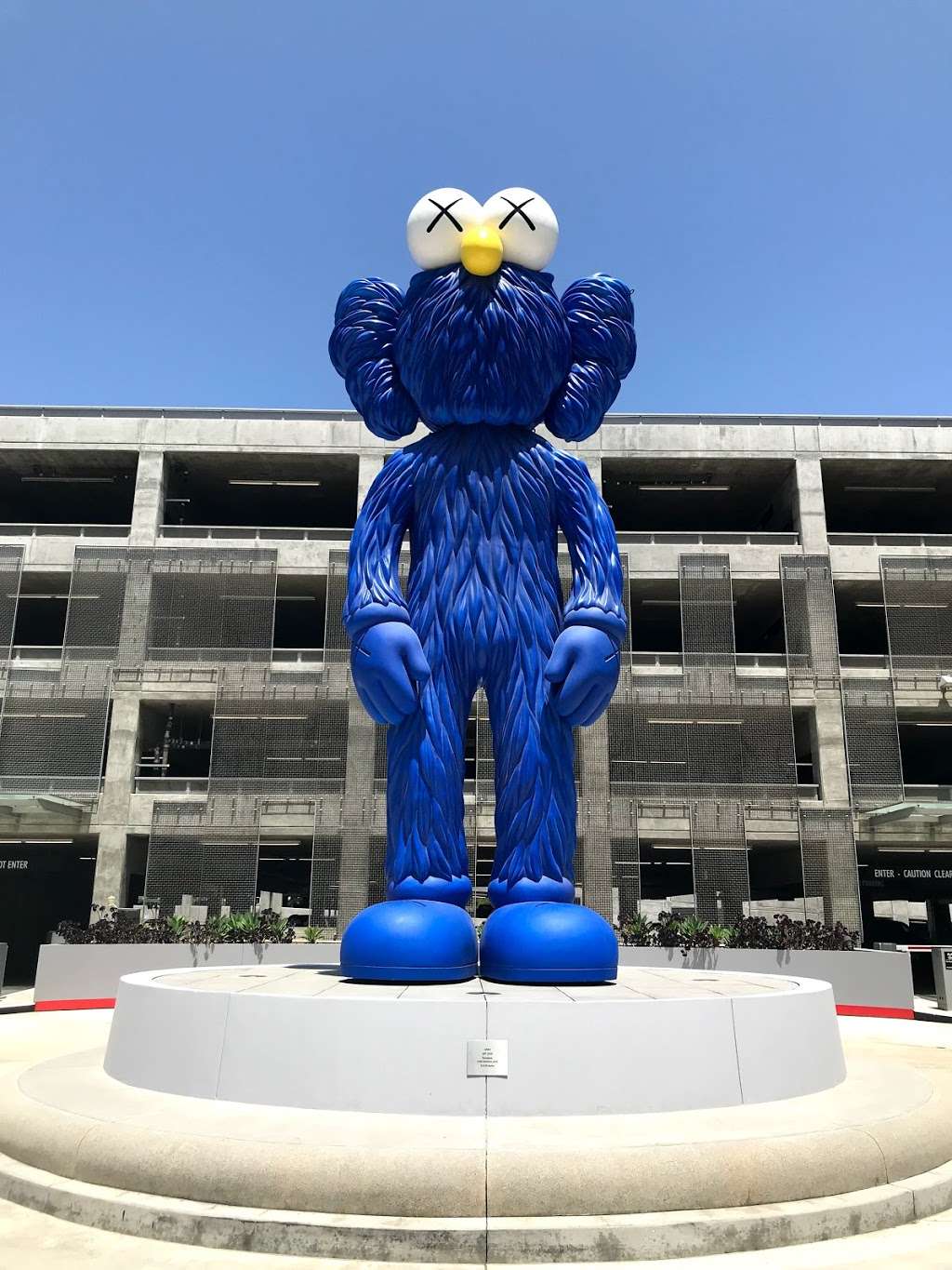 KAWS BFF Statue | 4211010097, Los Angeles, CA 90094, USA