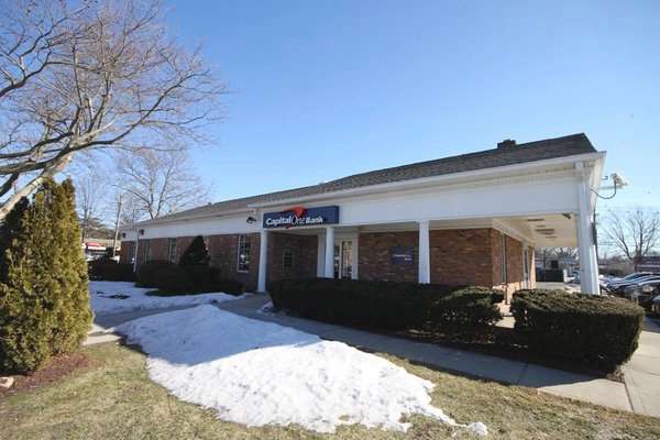 Capital One Bank | 340 Washington Ave, Brentwood, NY 11717, USA | Phone: (631) 231-6100