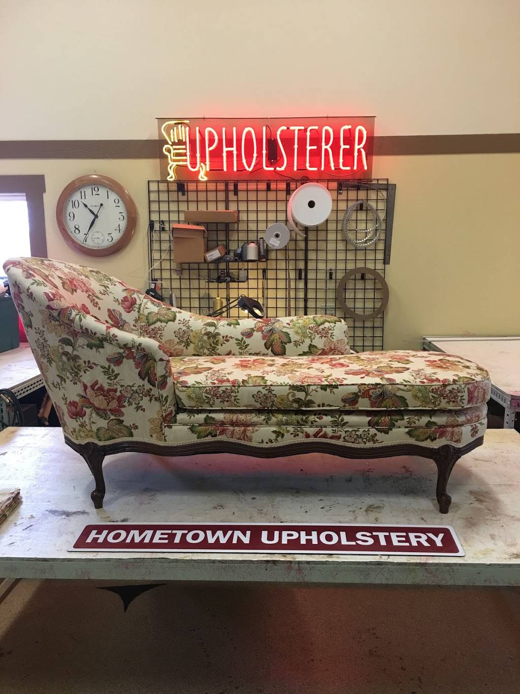 Hometown Upholstery | 645 Post Rd, Madison, WI 53713, USA | Phone: (608) 271-5000