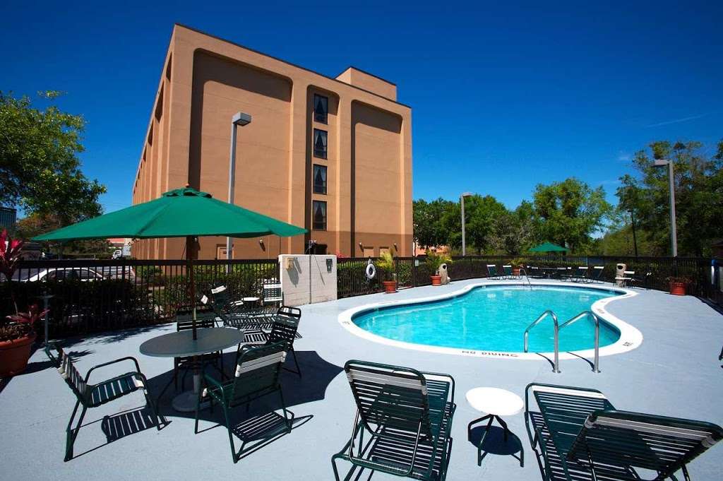 Hampton Inn closest to Universal Orlando | 5621 Windhover Dr, Orlando, FL 32819 | Phone: (407) 351-6716