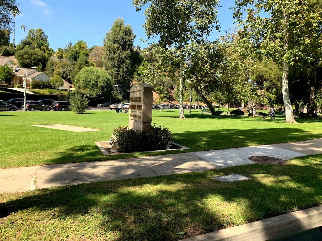 Coldwater Canyon Park | 1100 N Beverly Dr, Beverly Hills, CA 90210, USA | Phone: (310) 285-6820