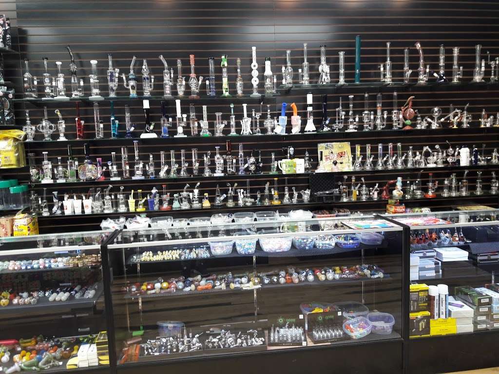 Chicago Vapor Zone | 1410 N Milwaukee Ave, Chicago, IL 60622, USA | Phone: (773) 270-4968