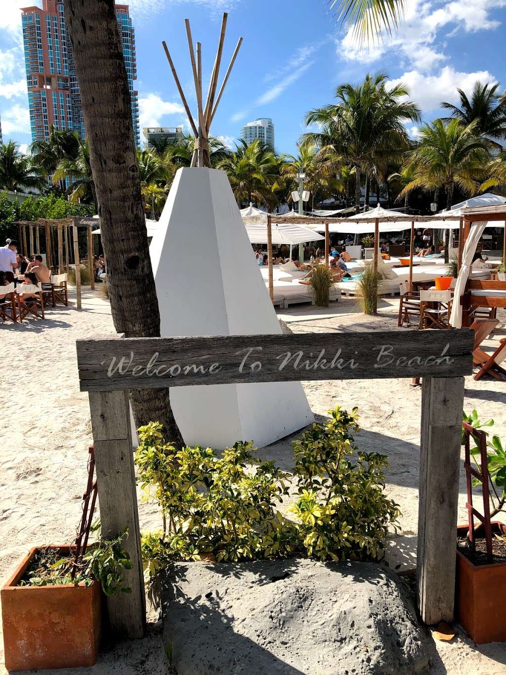 Nikki Beach Miami | 1 Ocean Dr, Miami Beach, FL 33139, USA | Phone: (305) 538-1111