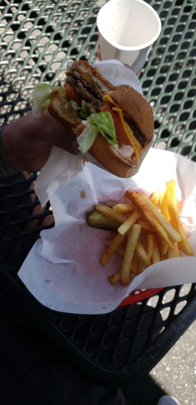 Burger Basket | 501 W Duarte Rd, Monrovia, CA 91016 | Phone: (626) 357-3514