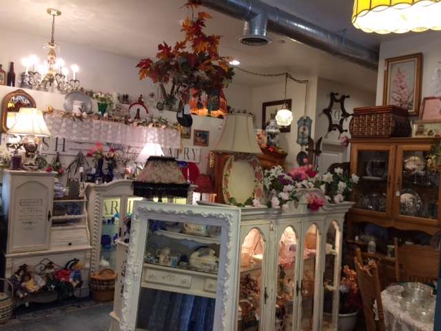 Alices Vintage Cottage | 1255 Apple Ave, Wrightwood, CA 92397, USA | Phone: (909) 800-1687