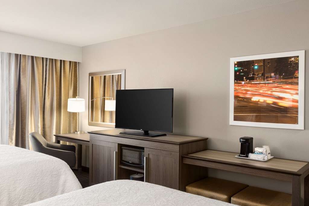 Hampton Inn & Suites Minooka | 621 Bob Blair Rd, Minooka, IL 60447, USA | Phone: (815) 828-6450