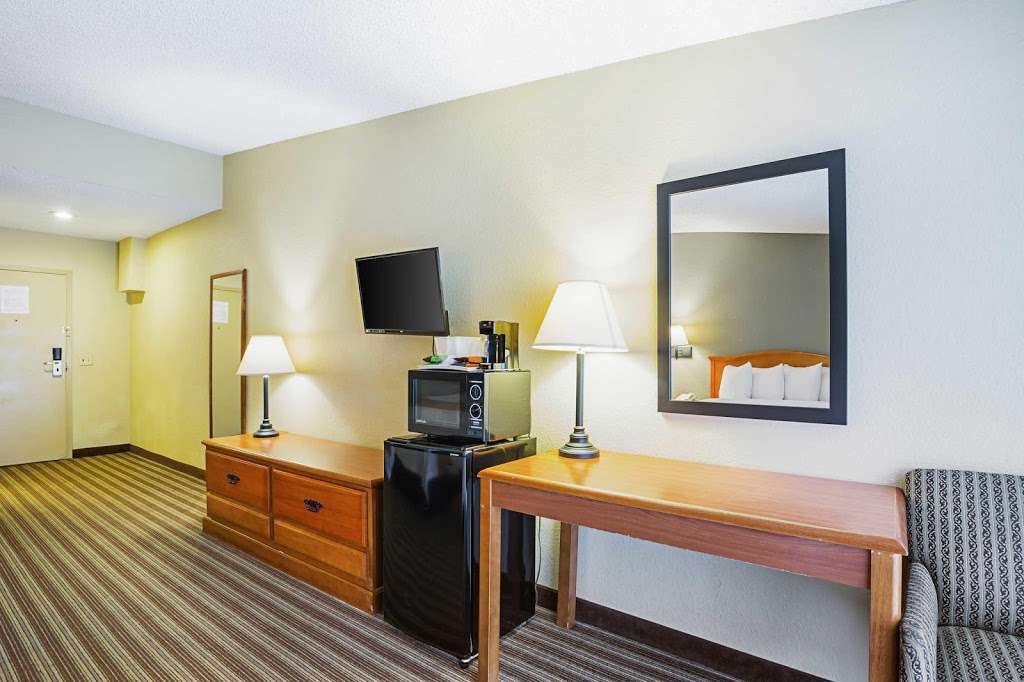 Quality Inn & Suites NRG Park - Medical Center | 2364 S Loop W, Houston, TX 77054, USA | Phone: (713) 799-2436