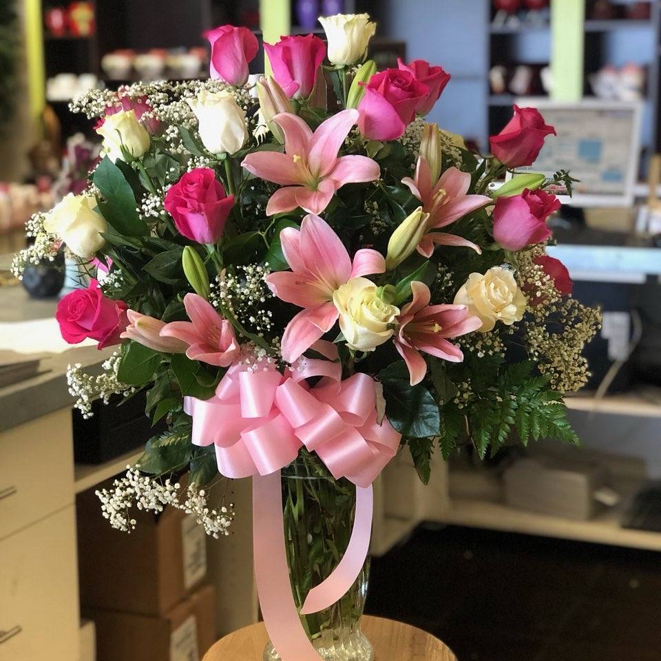 Brundage Lane Florist | 3040 Brundage Ln, Bakersfield, CA 93304 | Phone: (661) 323-7924