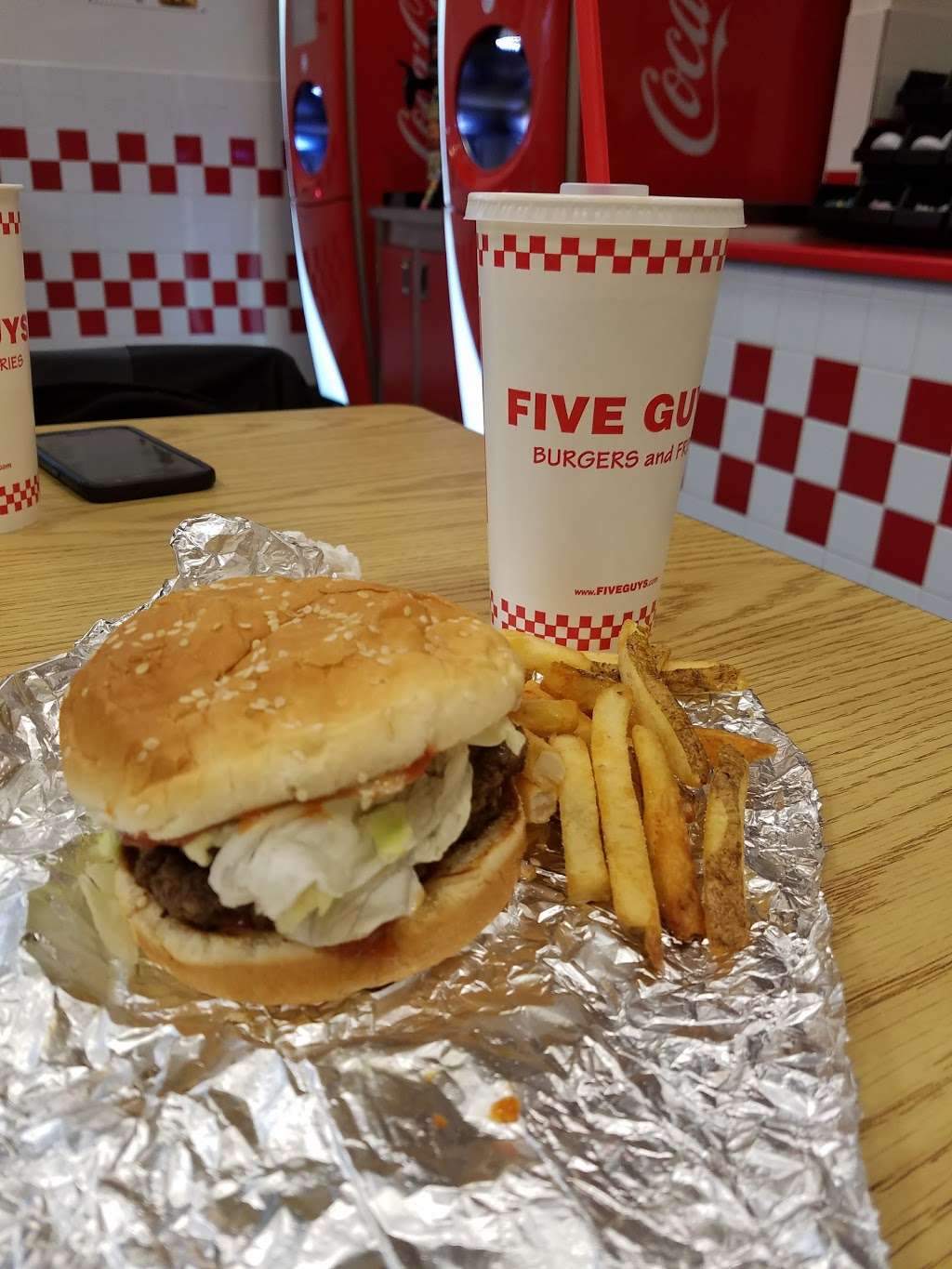 Five Guys | 136 Lantana Dr, Hockessin, DE 19707, USA | Phone: (302) 239-1250