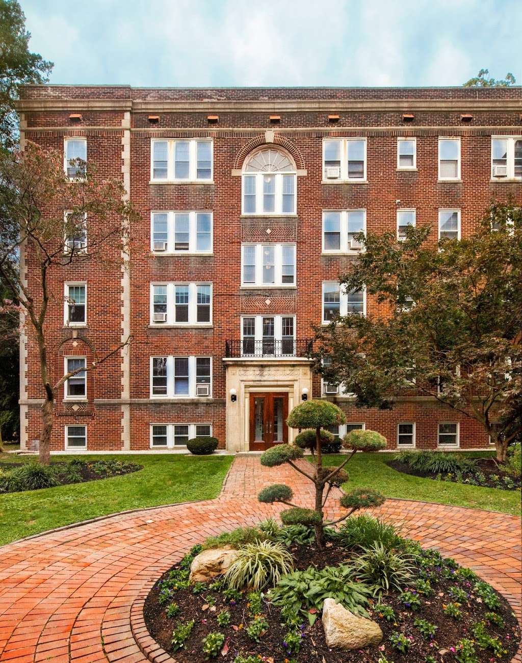 Pastorius Court Apartments | 6600 Lincoln Dr, Philadelphia, PA 19119, USA | Phone: (215) 484-2201