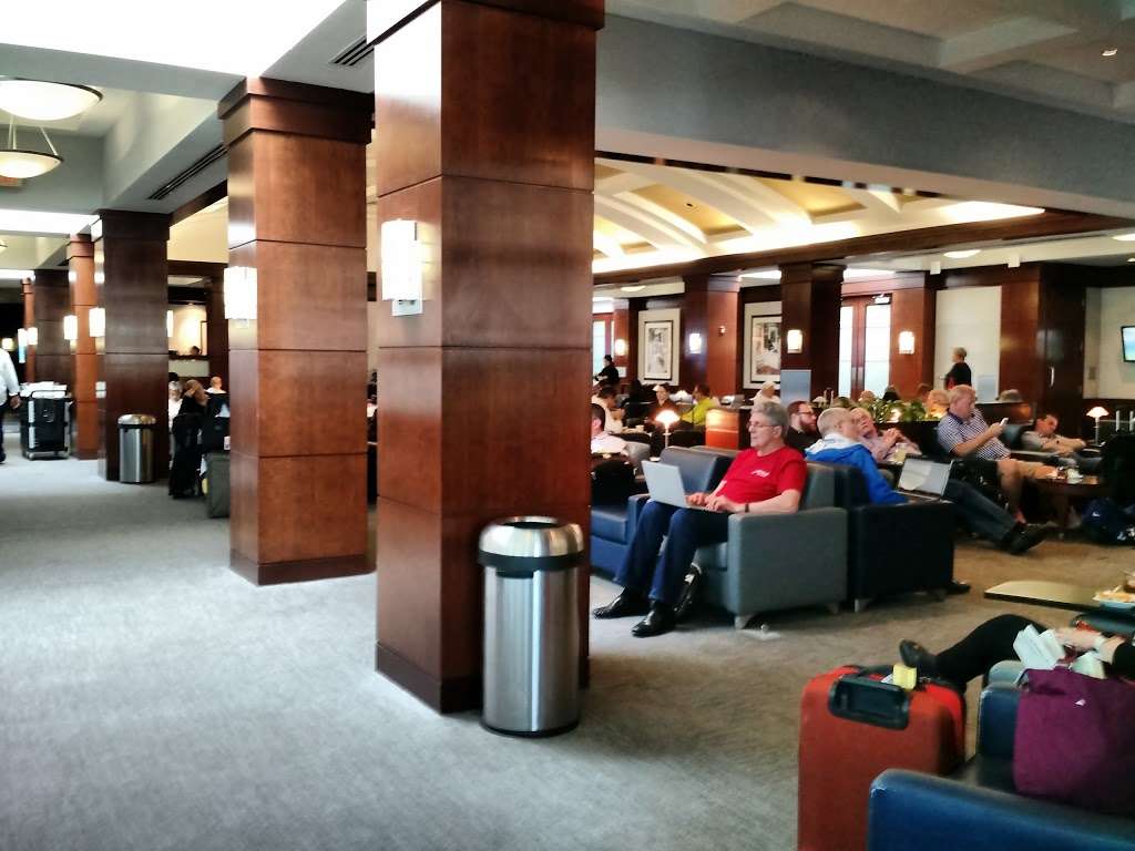 American Airlines Admirals Club | 5501 Josh Birmingham Pkwy, Charlotte, NC 28208, USA