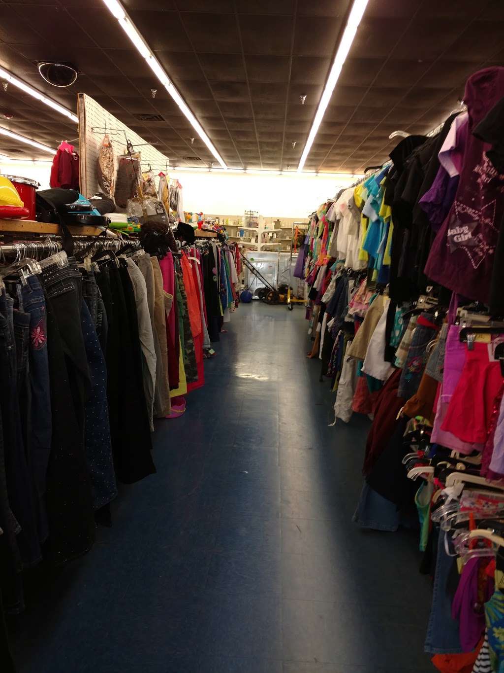 The Salvation Army Family Store & Donation Center | 1590 Douglas Rd, Montgomery, IL 60538 | Phone: (800) 728-7825